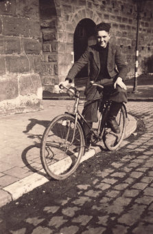 Albert Kimmelstiel with his bicycle, Nuremberg, 1941
'© Albert Kimmelstiel